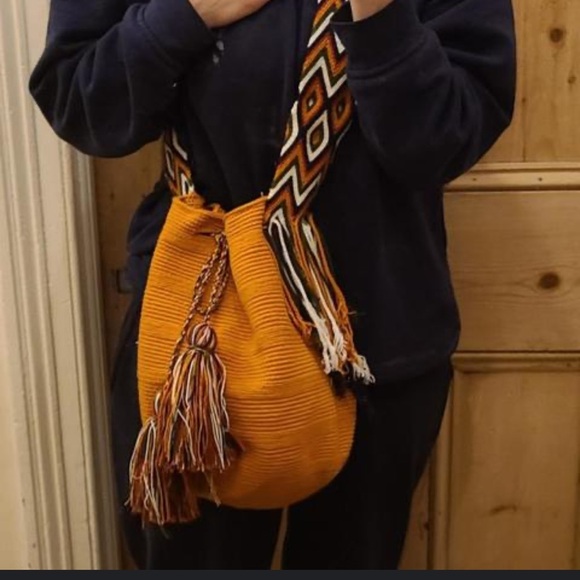 NWT! Colombian Mochila Wayuu Unicolor Rusty Yellow Woven Bucket Shoulder Bag - Picture 1 of 9